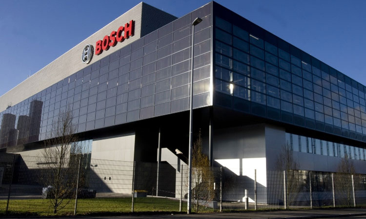 ボッシュ株式会社 ボッシュ 半導体の生産能力拡大に向けてロイトリンゲンの製造工場